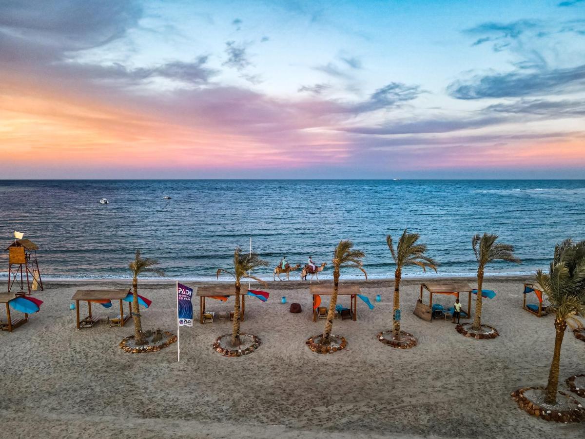 Abu Dabbab Lodge Экстерьер фото